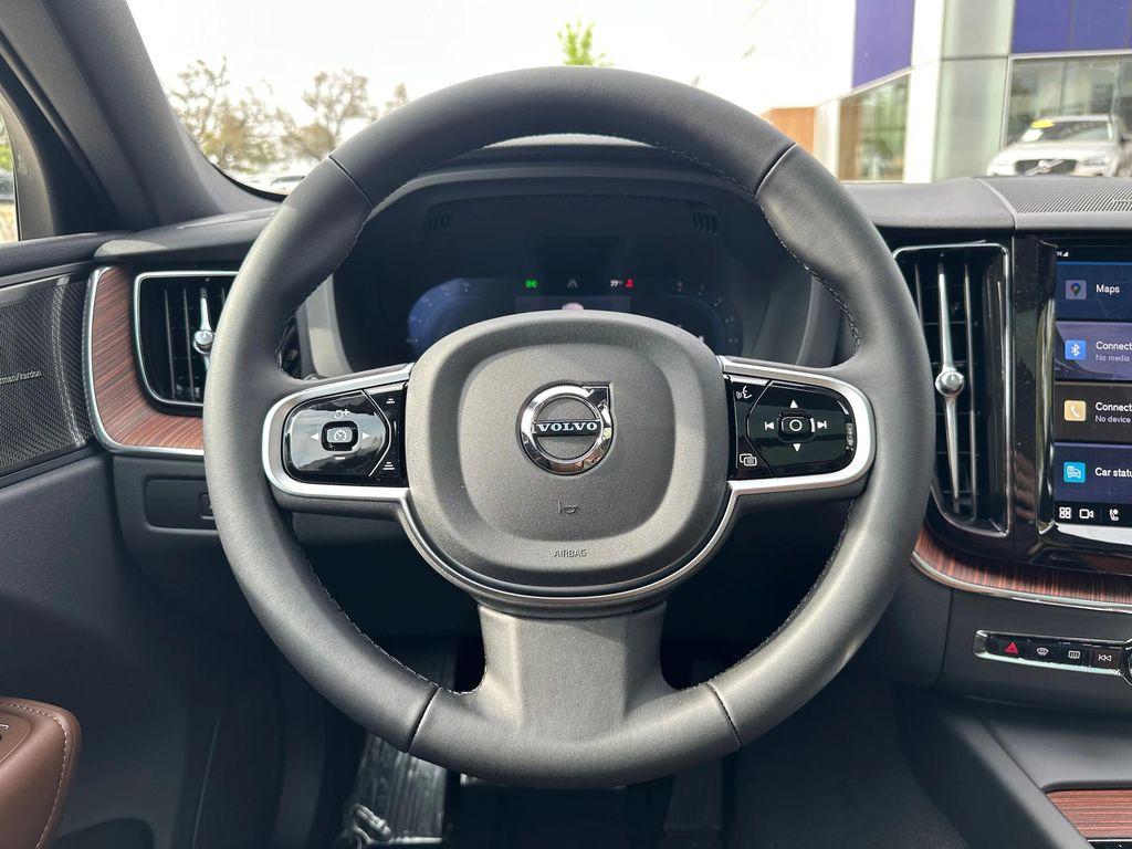 new 2025 Volvo XC60 car, priced at $58,125