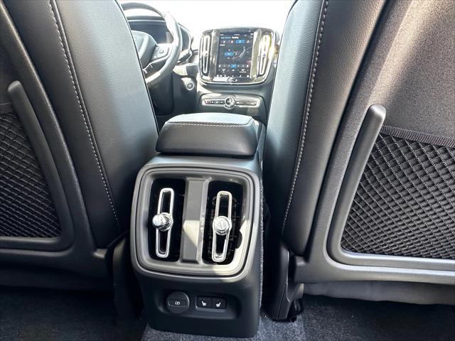 new 2025 Volvo XC40 car, priced at $50,010