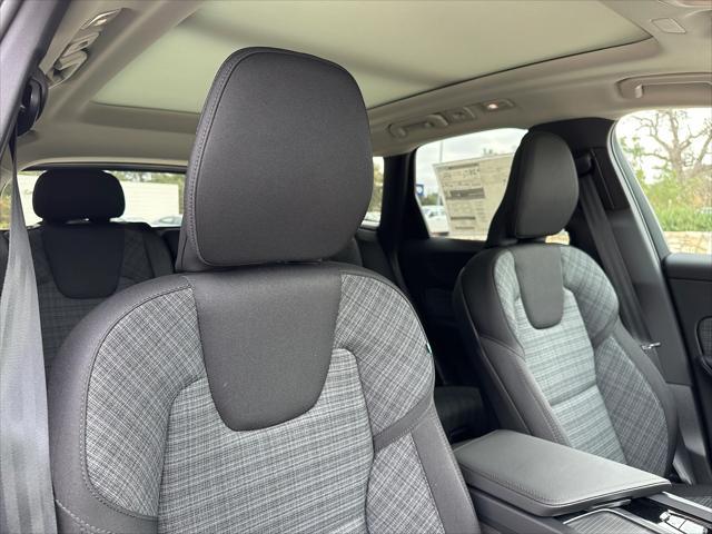 new 2025 Volvo XC60 car, priced at $50,275
