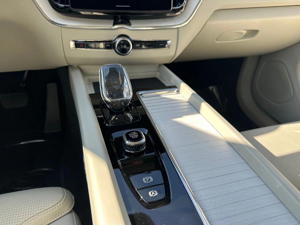 new 2026 Volvo XC60 car, priced at $63,935