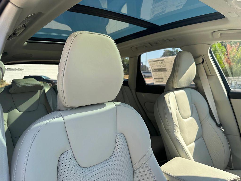 new 2026 Volvo XC60 car, priced at $63,935
