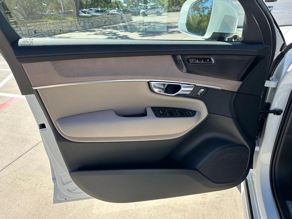 new 2026 Volvo XC90 car, priced at $73,930
