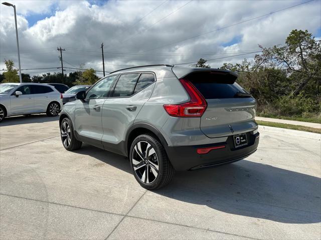 new 2025 Volvo XC40 car, priced at $49,420