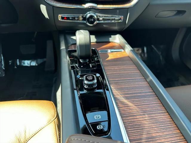 new 2025 Volvo XC60 car, priced at $56,780