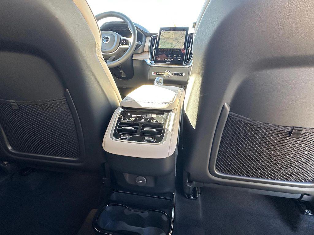 new 2026 Volvo XC90 car, priced at $73,125