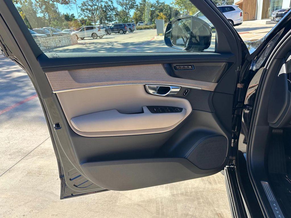 new 2026 Volvo XC90 car, priced at $73,125