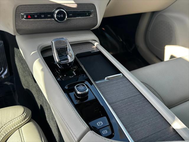 used 2022 Volvo XC90 Recharge Plug-In Hybrid car, priced at $59,900