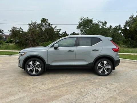 new 2024 Volvo XC40 car, priced at $46,290