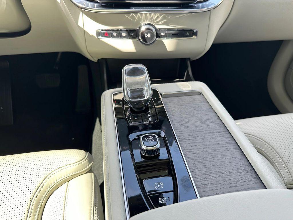 new 2026 Volvo XC90 Plug-In Hybrid car, priced at $85,625