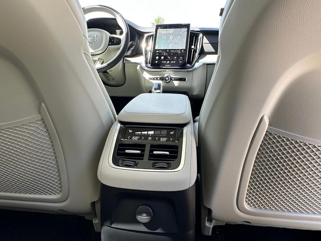 new 2026 Volvo XC90 Plug-In Hybrid car, priced at $85,625