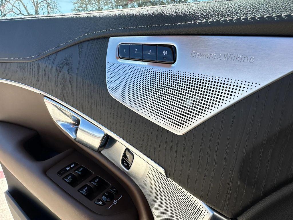 new 2025 Volvo XC90 Plug-In Hybrid car, priced at $92,685