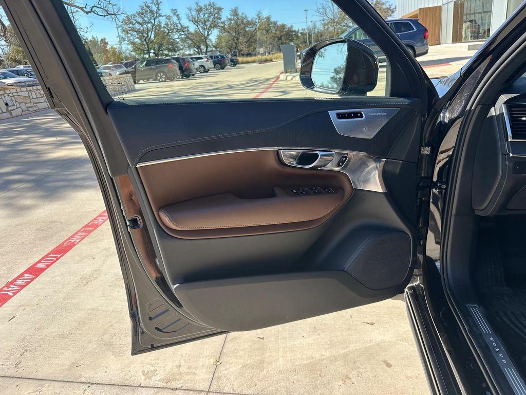 new 2025 Volvo XC90 Plug-In Hybrid car, priced at $92,685