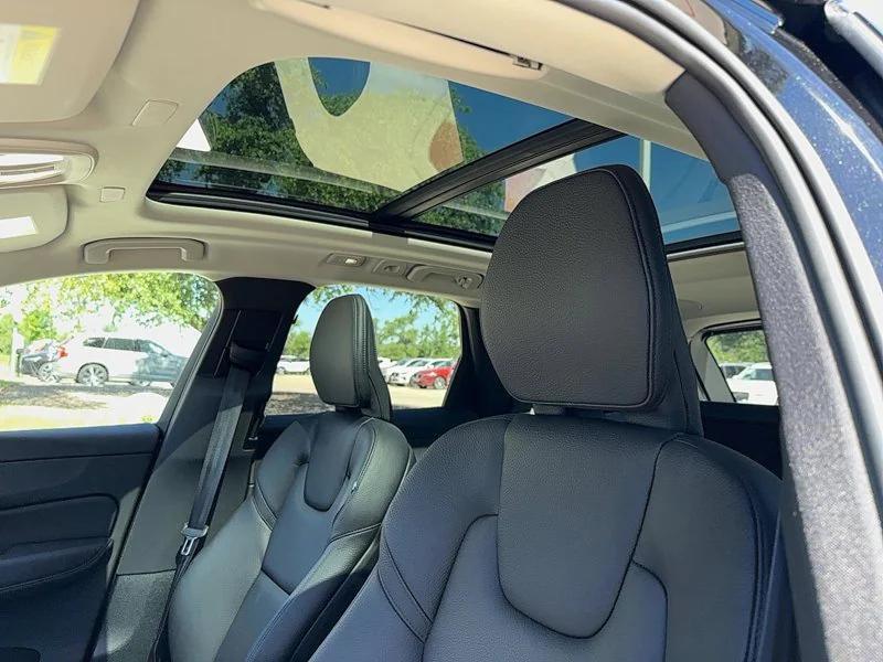 used 2022 Volvo XC60 car, priced at $33,999