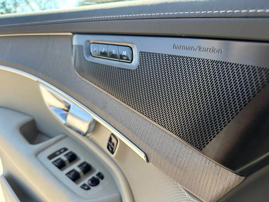 new 2026 Volvo XC90 car, priced at $75,155