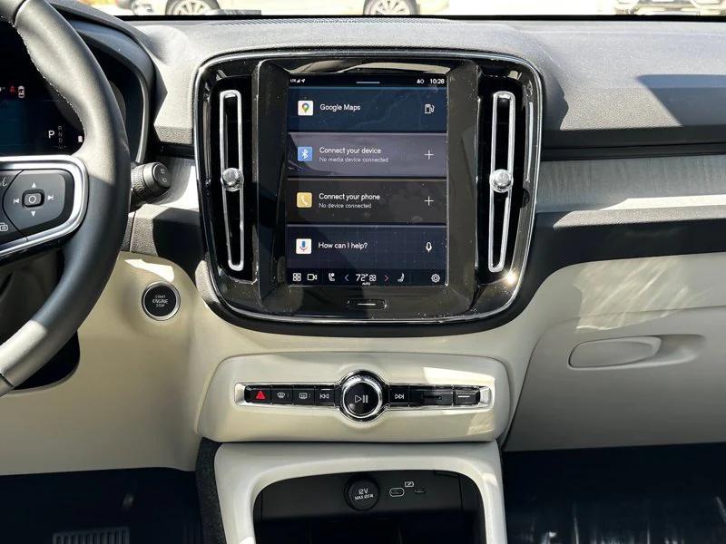 new 2025 Volvo XC40 car, priced at $50,390