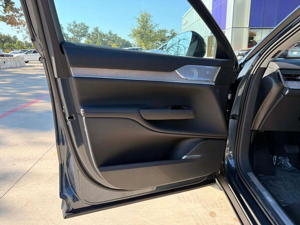 new 2025 Volvo EX90 car, priced at $93,840