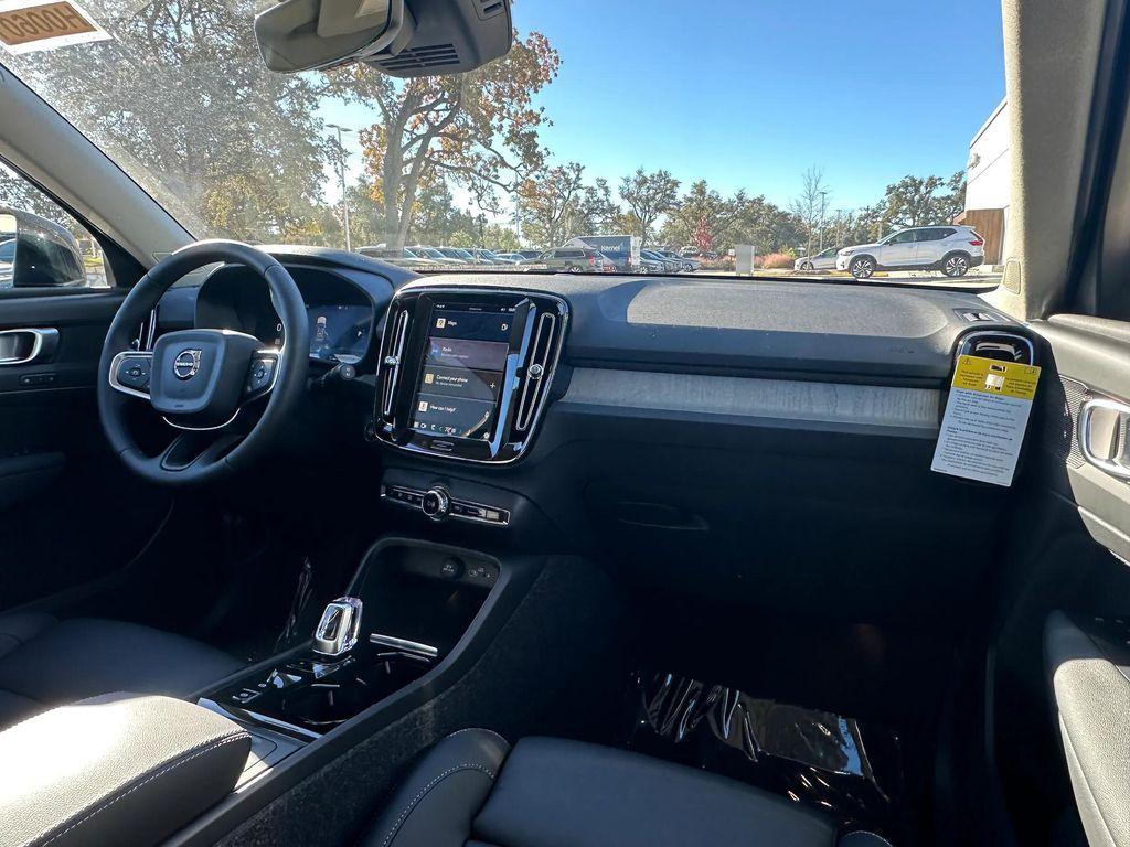 new 2025 Volvo XC40 car, priced at $48,335