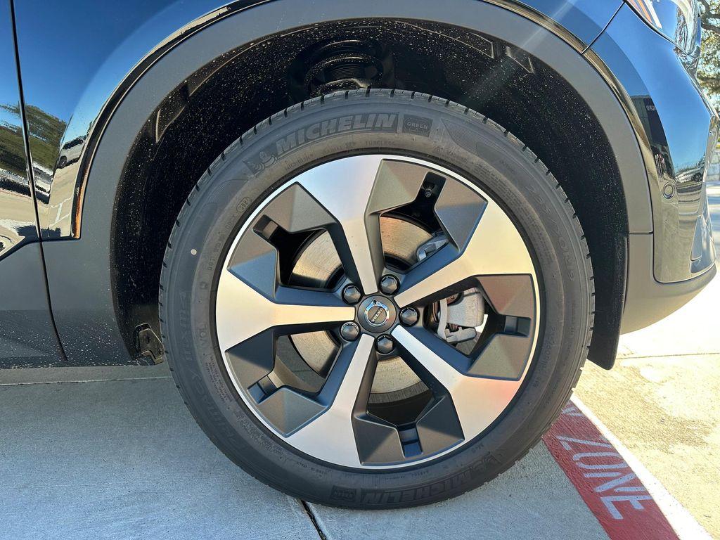 new 2025 Volvo XC40 car, priced at $48,335