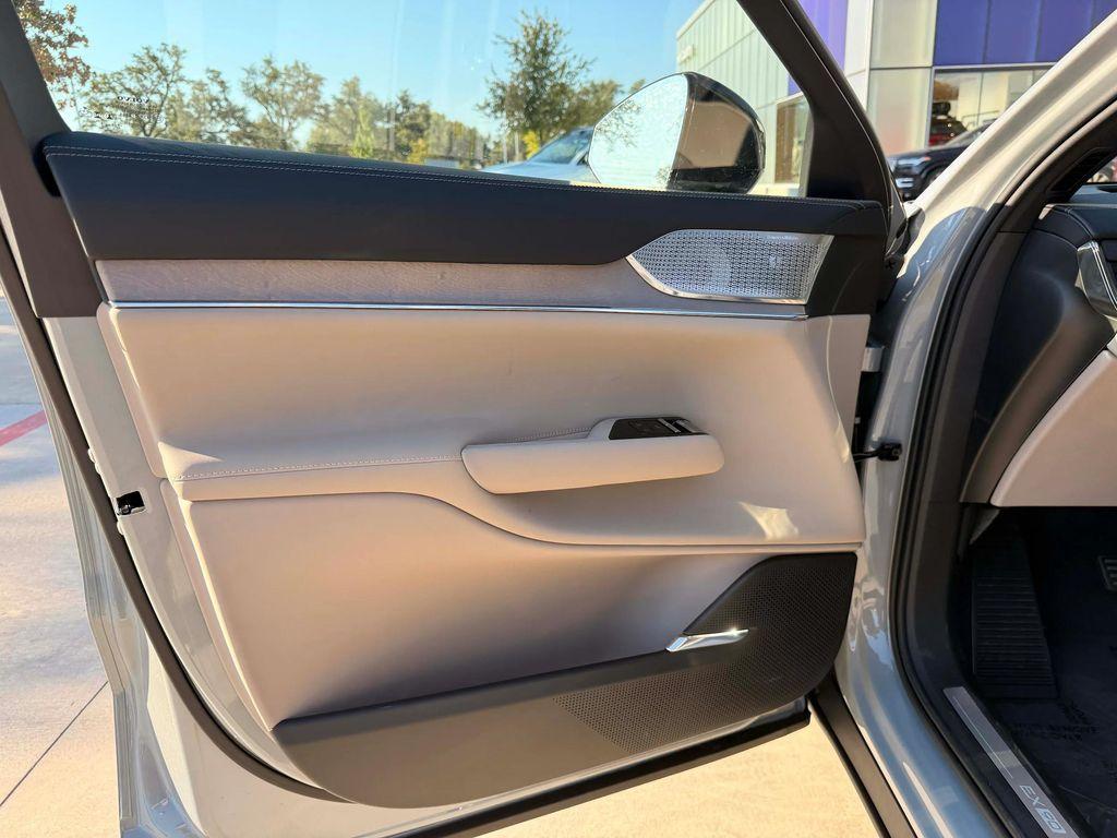 new 2025 Volvo EX90 car, priced at $99,755