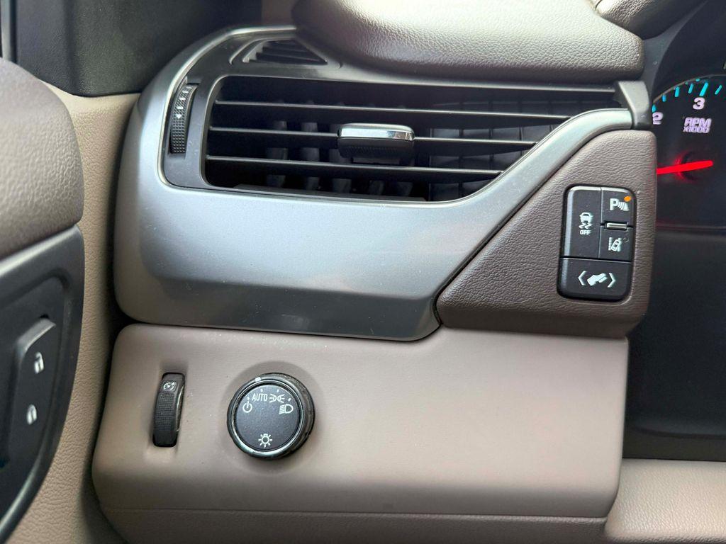 used 2015 Chevrolet Suburban car, priced at $21,900