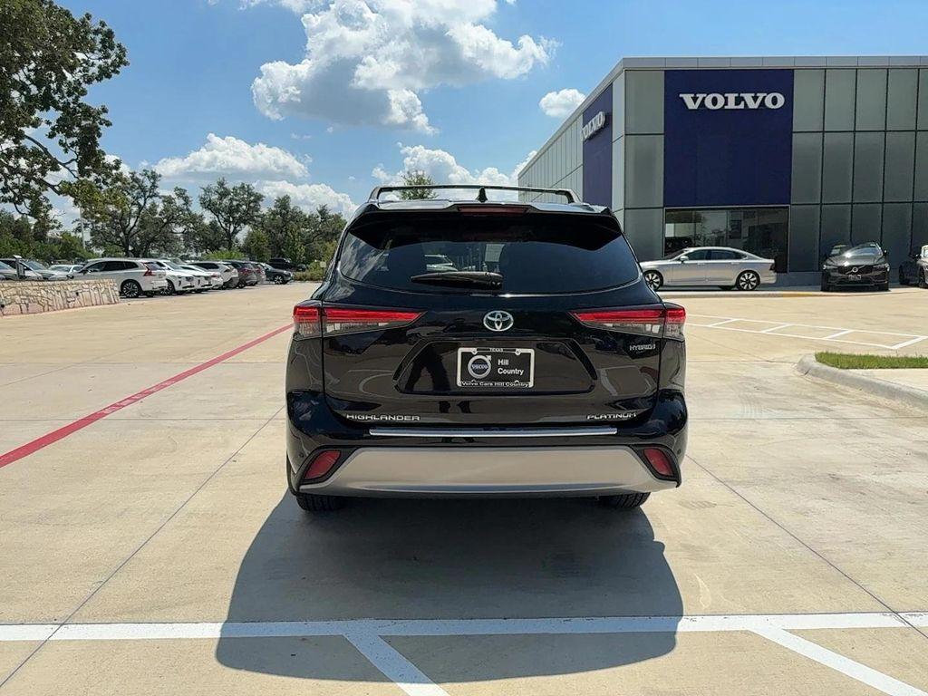 used 2021 Toyota Highlander Hybrid car, priced at $38,999