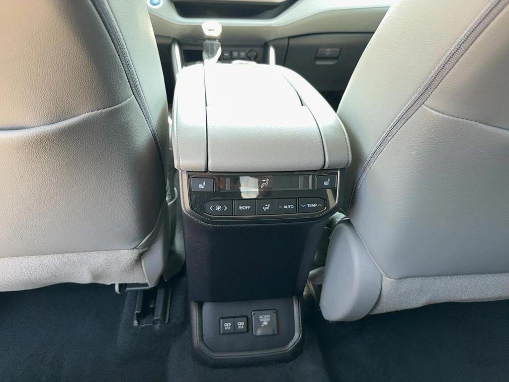 used 2021 Toyota Highlander Hybrid car, priced at $38,999
