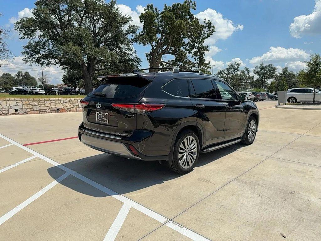 used 2021 Toyota Highlander Hybrid car, priced at $38,999
