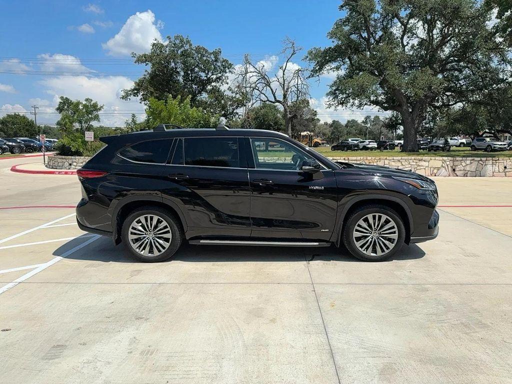 used 2021 Toyota Highlander Hybrid car, priced at $38,999