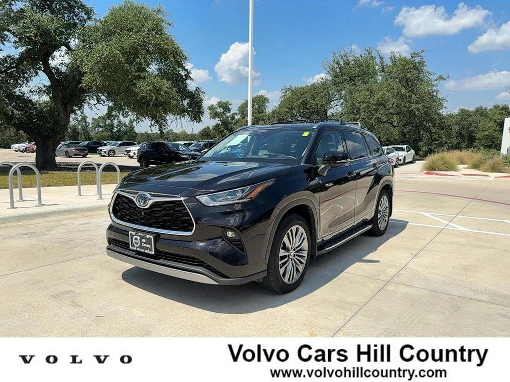 used 2021 Toyota Highlander Hybrid car, priced at $38,999