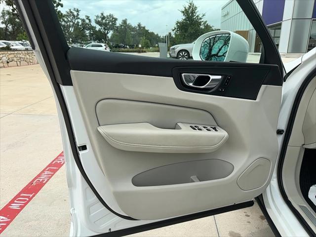 used 2022 Volvo XC60 car, priced at $38,700