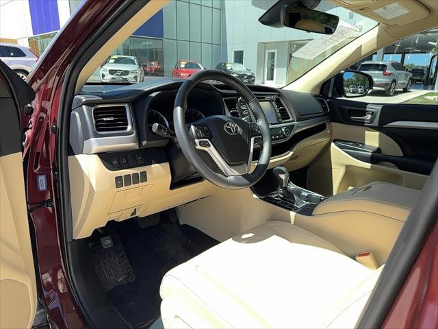 used 2019 Toyota Highlander car, priced at $31,700