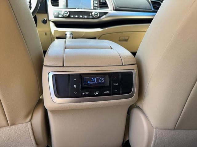 used 2019 Toyota Highlander car, priced at $31,700