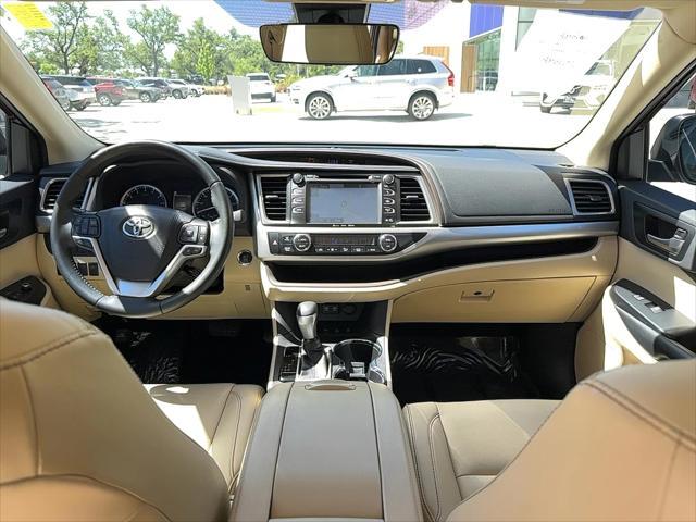 used 2019 Toyota Highlander car, priced at $31,700