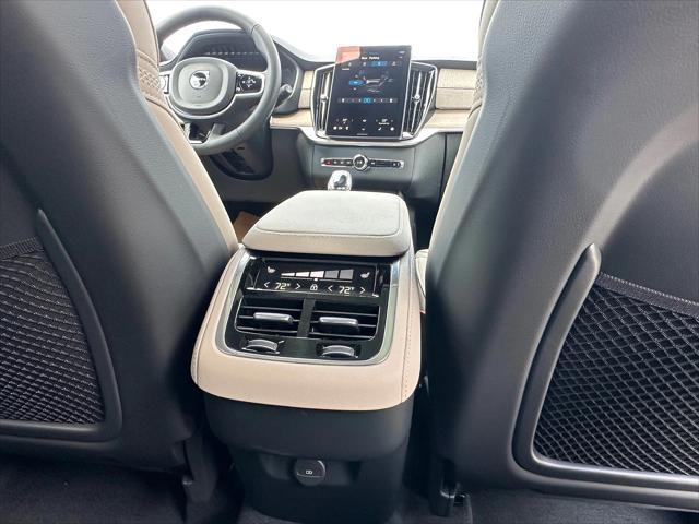 new 2025 Volvo XC90 car, priced at $69,155