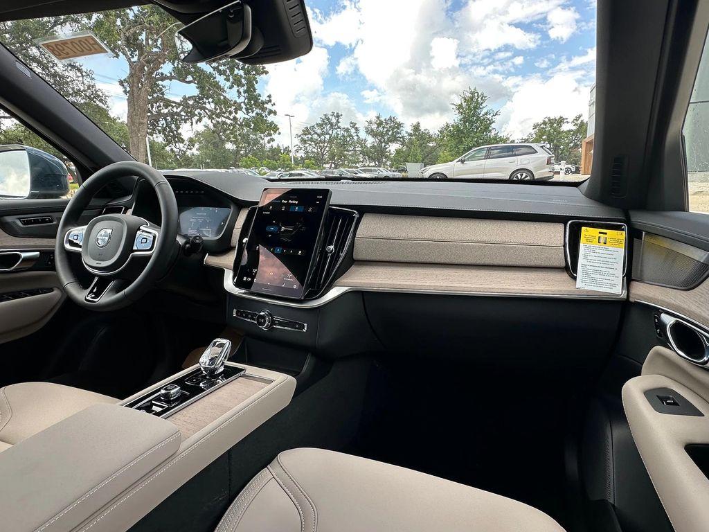 new 2025 Volvo XC90 car, priced at $69,155