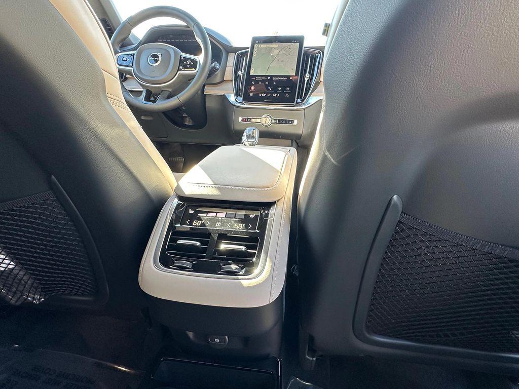 new 2026 Volvo XC90 car, priced at $76,075