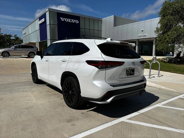 used 2023 Toyota Highlander car, priced at $44,800