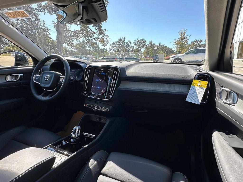 new 2025 Volvo XC40 car, priced at $48,335