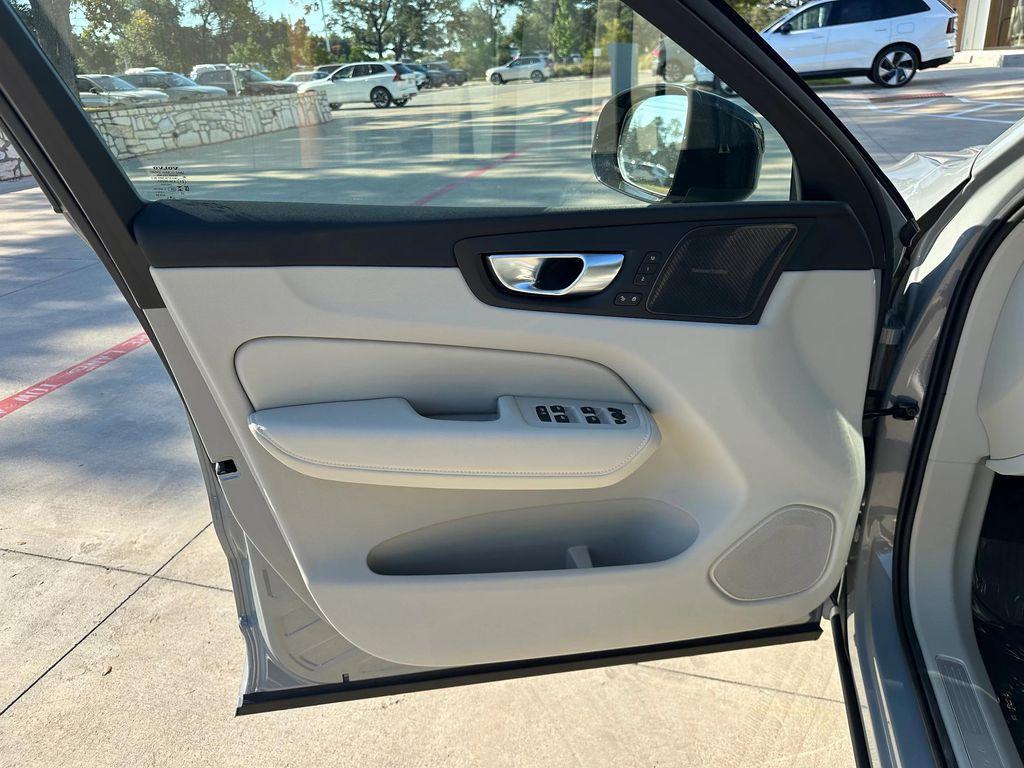 new 2026 Volvo XC60 car, priced at $63,935