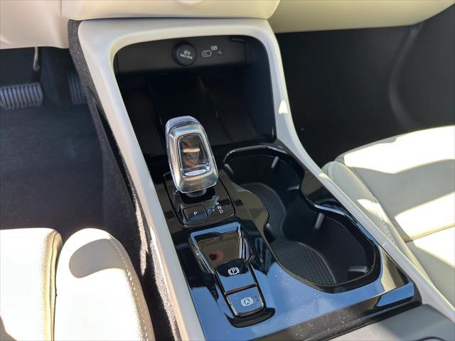 new 2025 Volvo XC40 car, priced at $51,835