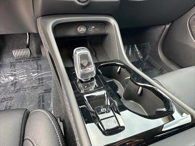 new 2025 Volvo XC40 car, priced at $56,860