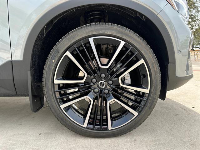 new 2025 Volvo XC40 car, priced at $56,860