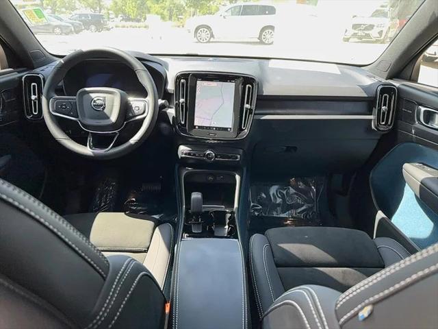 used 2022 Volvo C40 Recharge Pure Electric car, priced at $32,700
