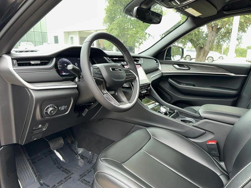 used 2024 Jeep Grand Cherokee car, priced at $34,777