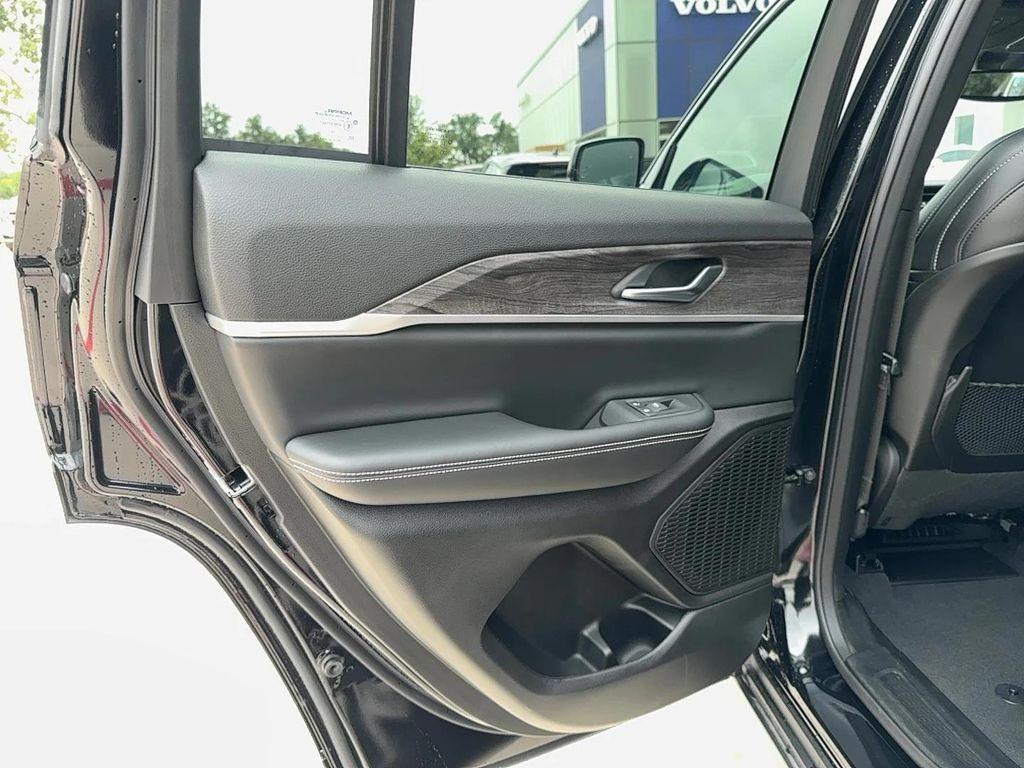 used 2024 Jeep Grand Cherokee car, priced at $34,777