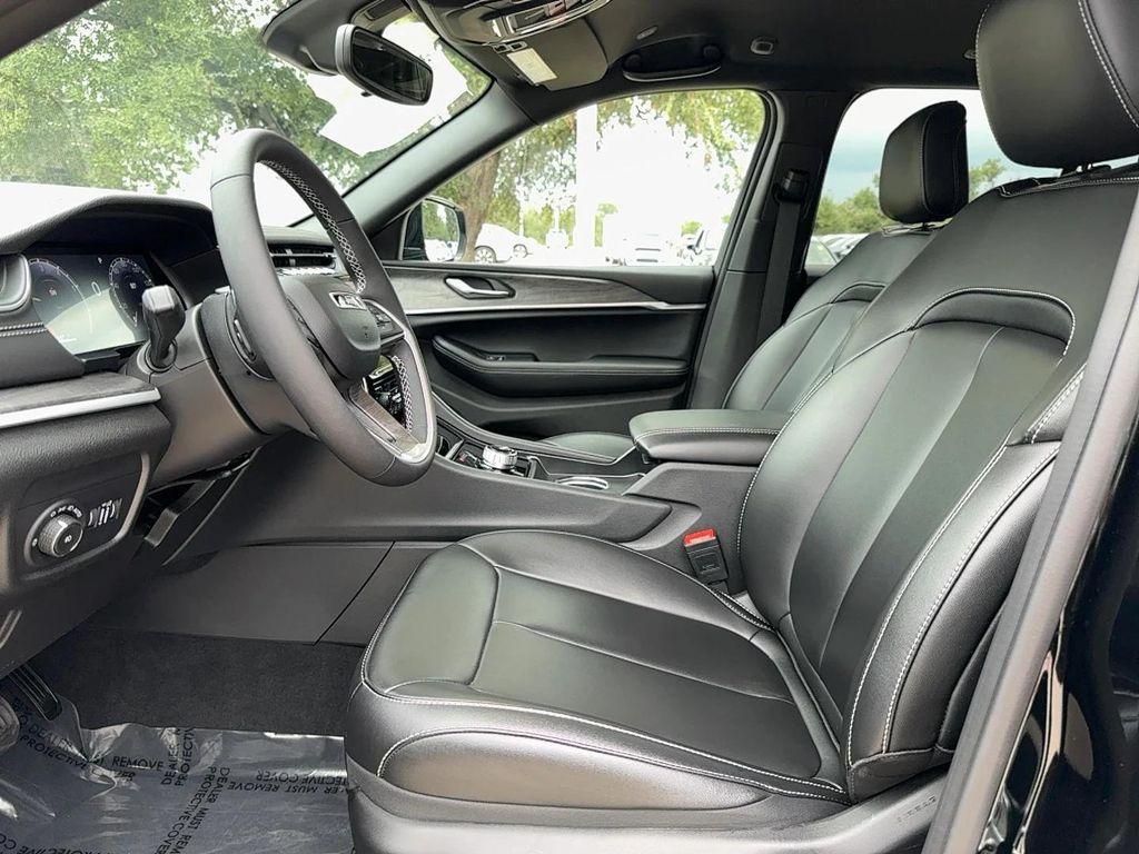 used 2024 Jeep Grand Cherokee car, priced at $34,777