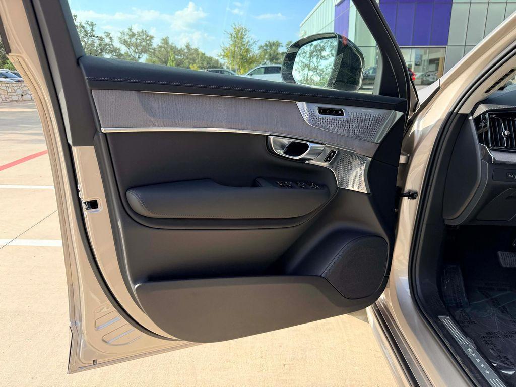 new 2026 Volvo XC90 car, priced at $90,535