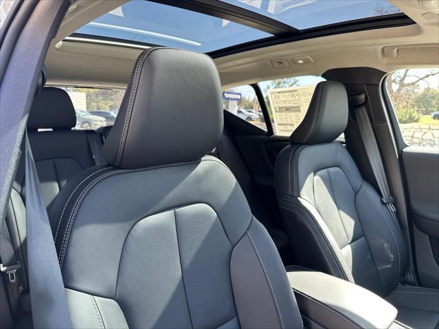 new 2025 Volvo XC40 car, priced at $46,035