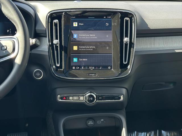 new 2025 Volvo XC40 car, priced at $46,035