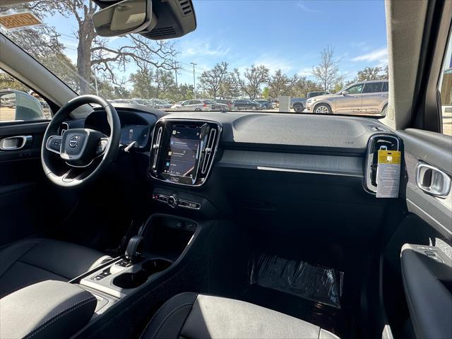 new 2025 Volvo XC40 car, priced at $46,035